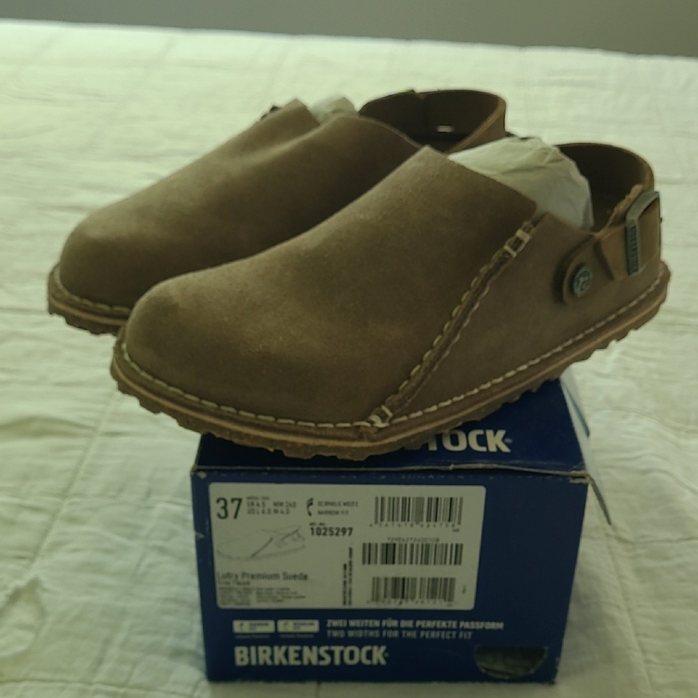 Birkenstock Womens Tan Suede Clogs